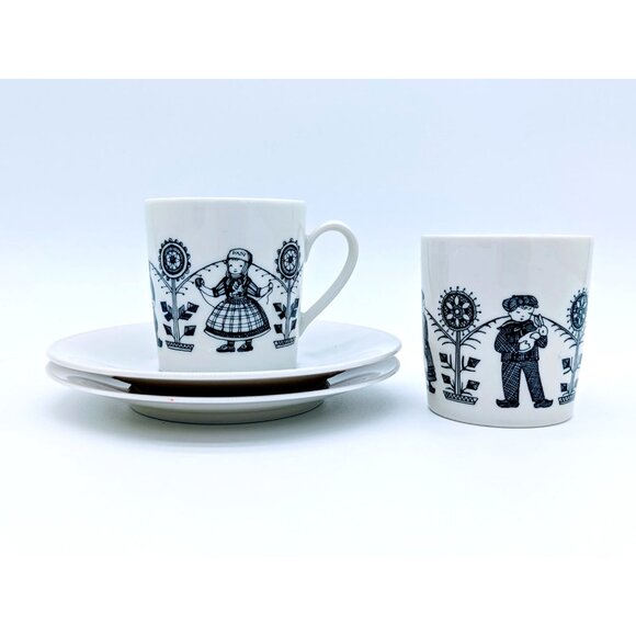 1960's Seltmann Weiden Bavaria Demitasse Dutch Children Figure Tea Set w/ Plate - Picture 1 of 11